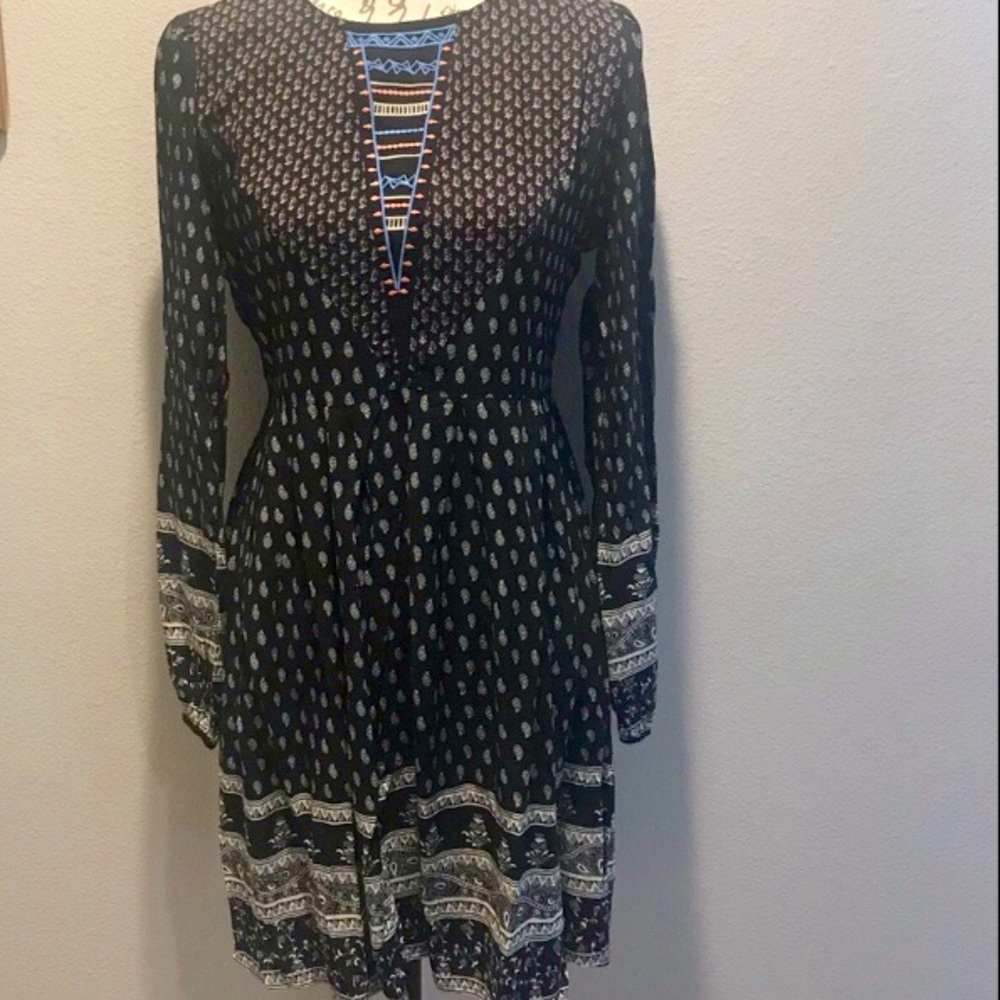 🎉HP🎉 Boho Black Mixed Print Long Sleeve Dress